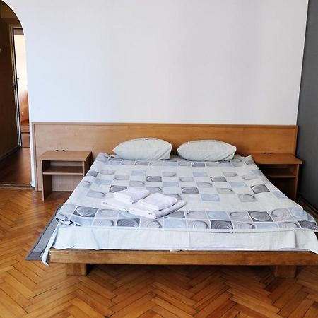 Apartment On Svobody Avenue Lviv Exterior foto