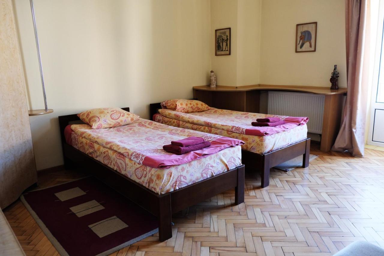 Apartment On Svobody Avenue Lviv Exterior foto